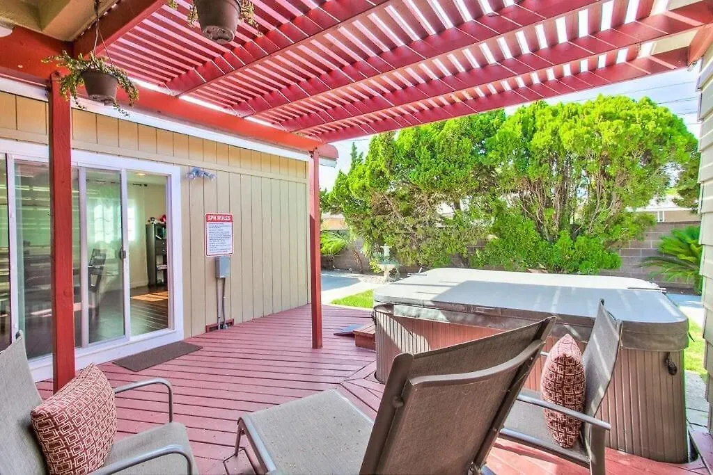 Walk To Disneyland, Watch Firework Front Yard, Spa Anaheim Holiday home